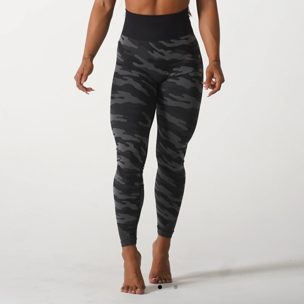 Golden Aesthetics Seamless Camo leggings and Orange themeless spots bra size L